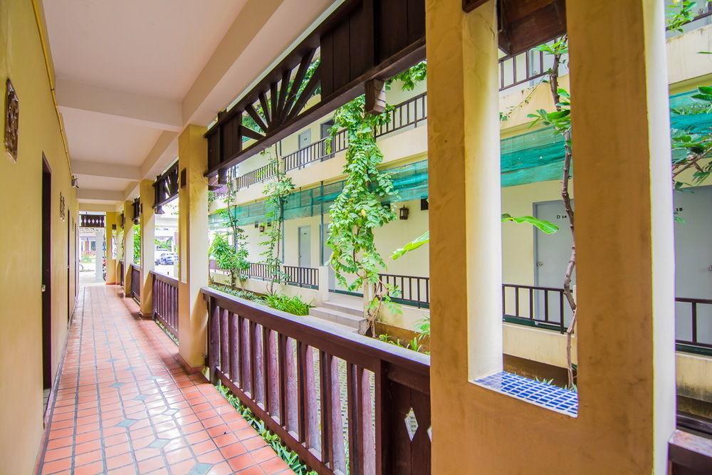 Sutus Court 3 Hotel Pattaya Exterior photo
