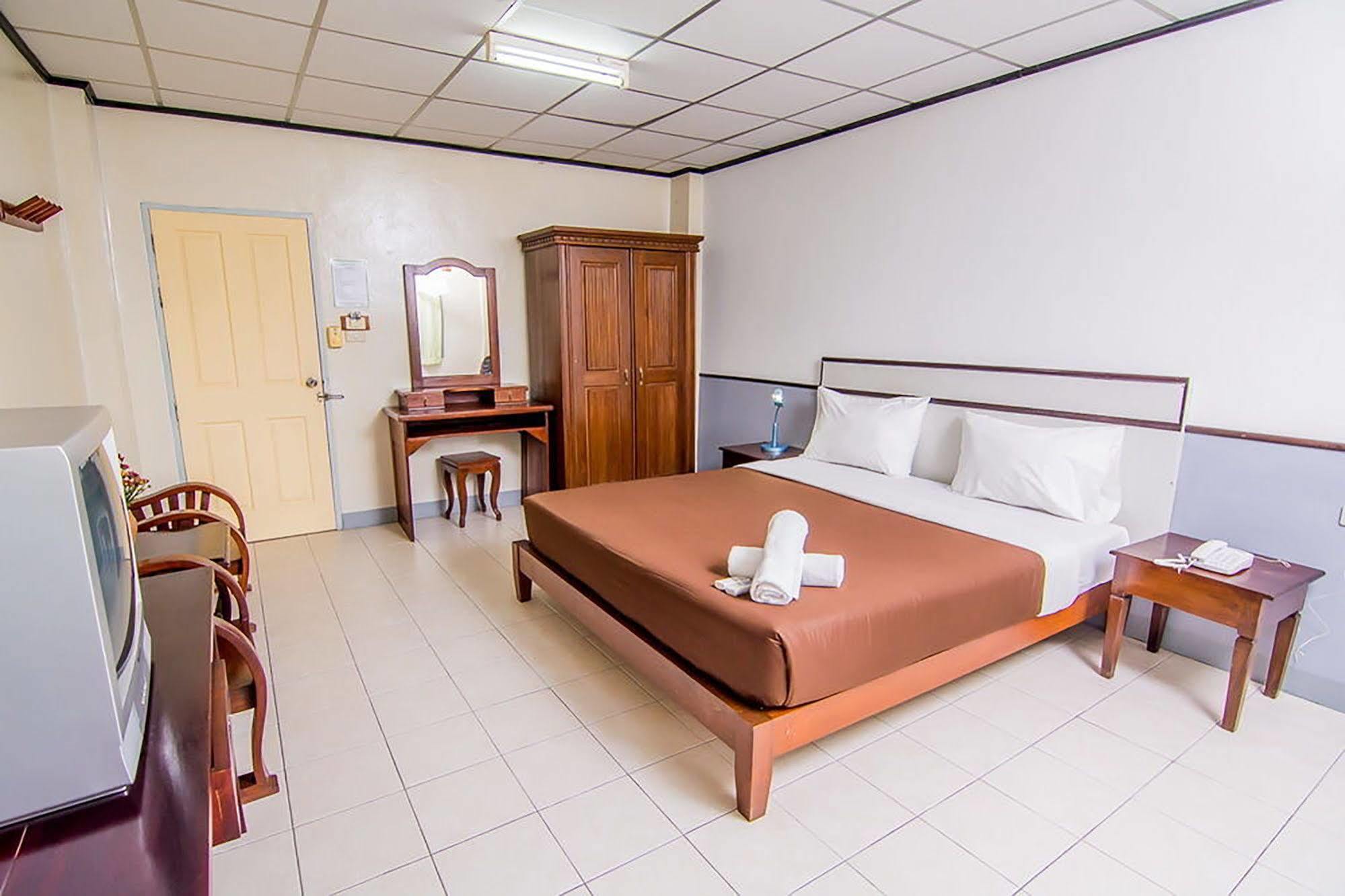 Sutus Court 3 Hotel Pattaya Exterior photo