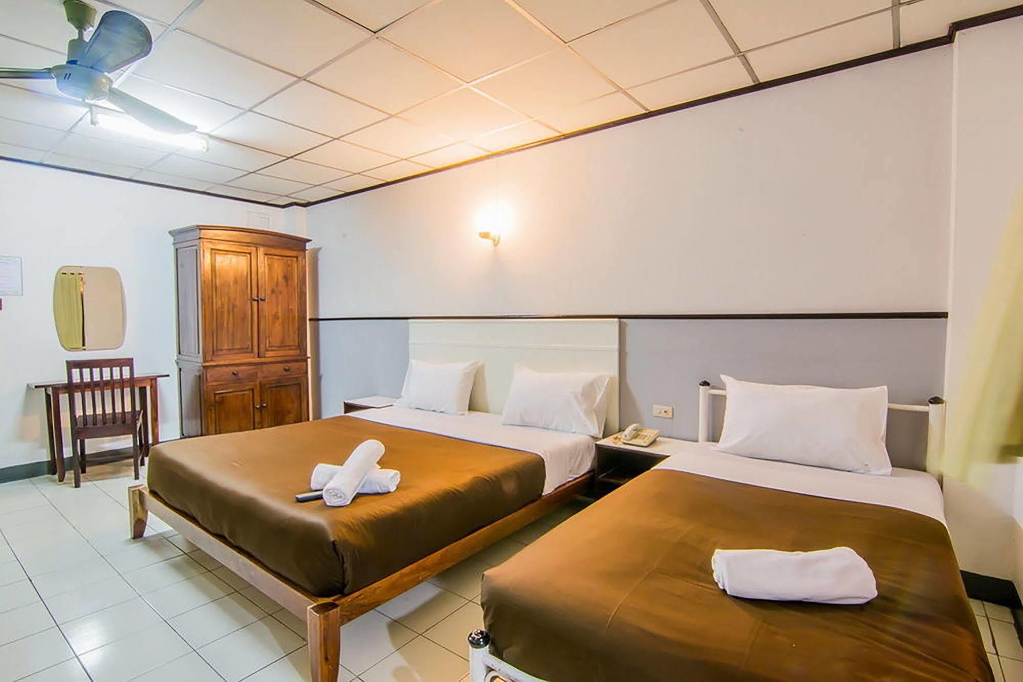 Sutus Court 3 Hotel Pattaya Exterior photo