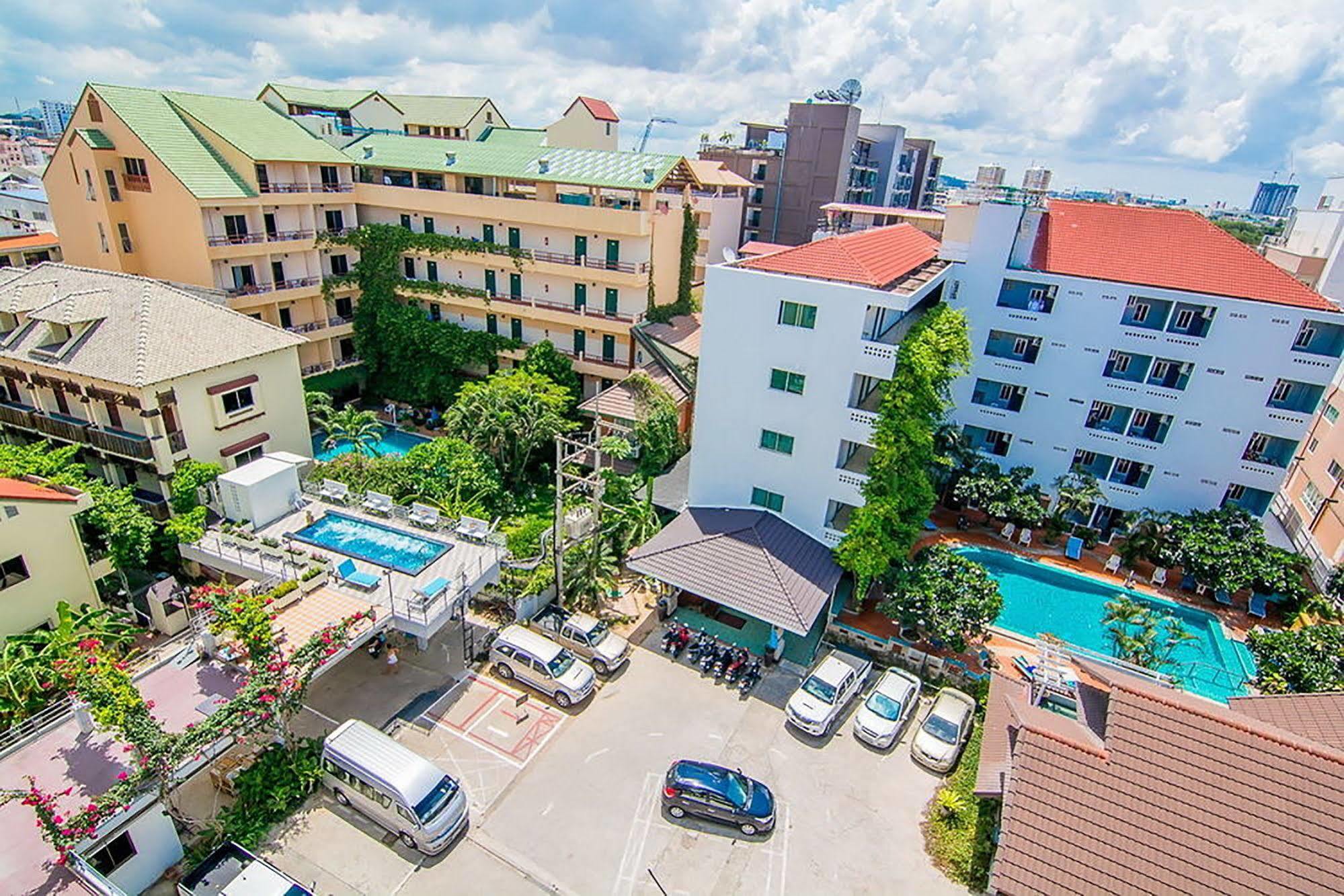 Sutus Court 3 Hotel Pattaya Exterior photo